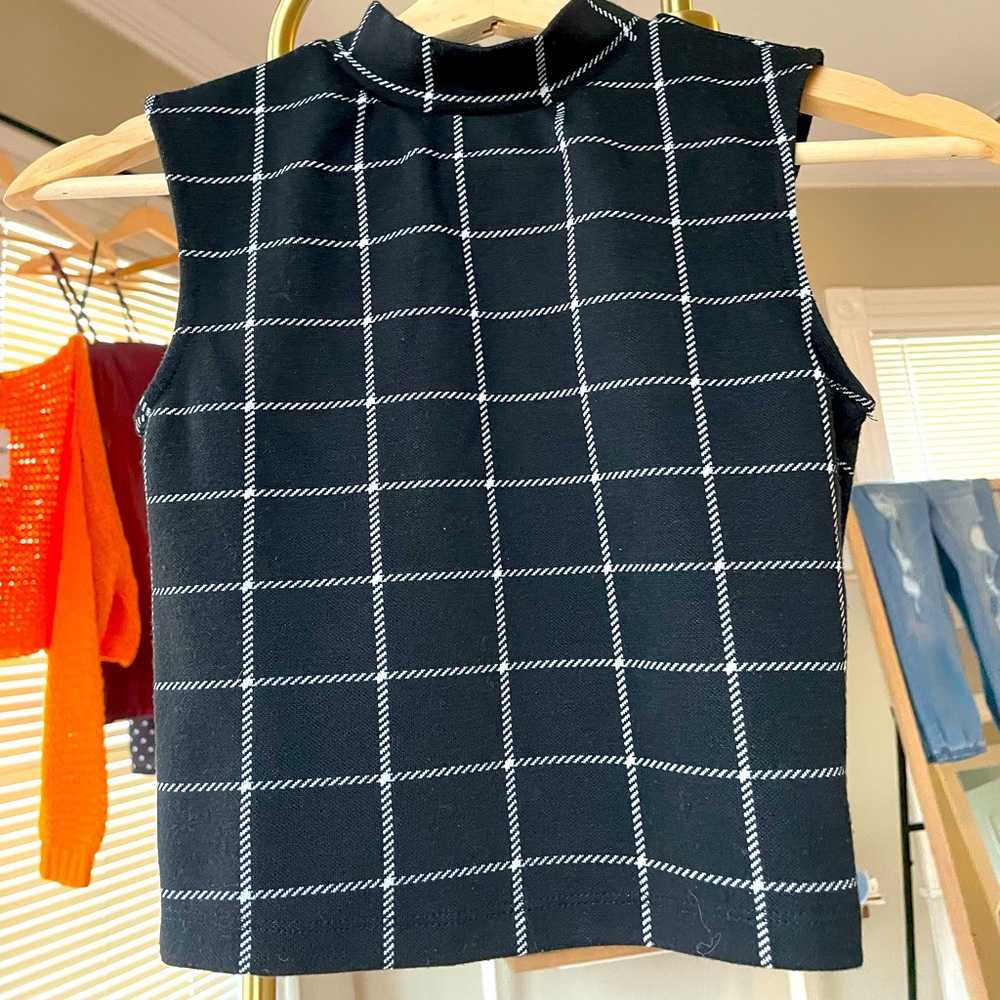Hollister Plaid Black Crop Top NWOT - Picture 4 of 5